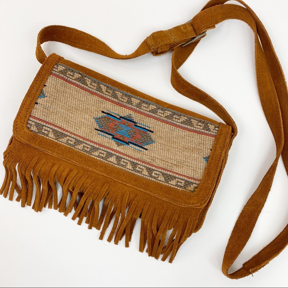 MINNETONKA tan suede fringe boho crossbody purse